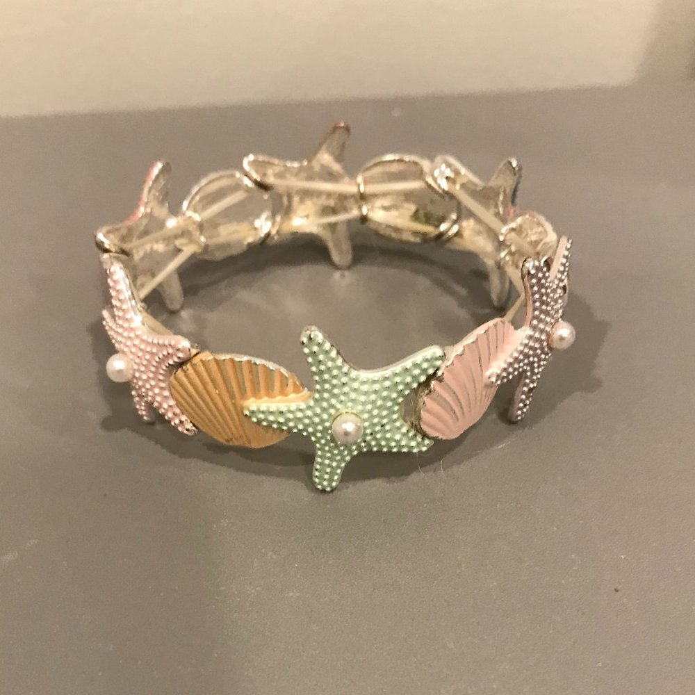 Pretty Seashell Multicolored Bracelet